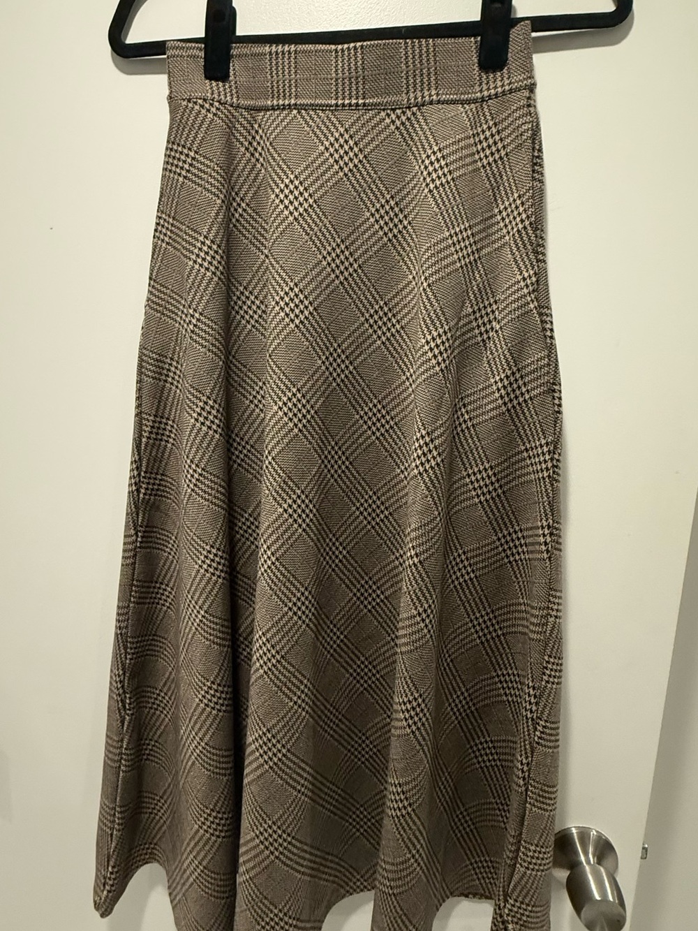 Halara High Waisted Pocket Houndstooth Plaid Flare Midi Casual Skirt - Picture 4 of 6